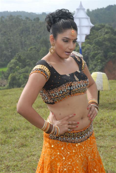 Actress Ragini Dwivedi Latest Hot Photos Pics Images Moviegalleri Net