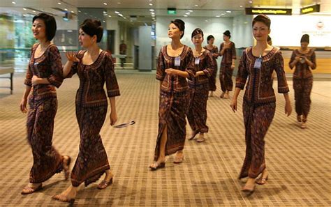 Average salaries for singapore airlines flight stewardess: Fly Gosh: Singapore Airlines - Cabin Crew/Flight ...