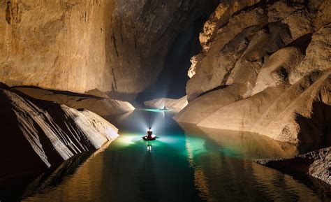 Hang Son Doòng La Grotta Più Grande Del Mondo Con Un Clima Proprio