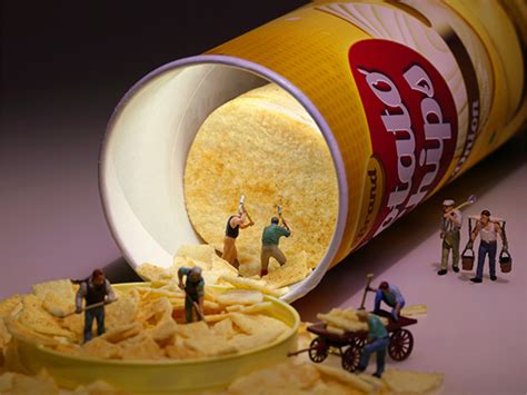 Artist Captures The Lives Of Tiny People With Miniature Life Photo