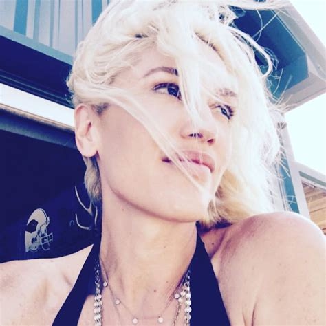 Bronze Attentive Opening Gwen Stefani No Makeup Main Drink Conscious