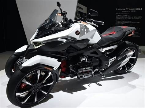 2019 Yamaha Niken Review Of Specs Features Leaning