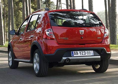 Gama sandero este alcătuită din 5 nivele de echipare: I prezzi 2013 della Dacia Sandero Stepway