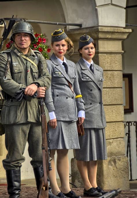 grupa rekonstrukcji historycznej ostheer in 2020 german women wwii military uniforms female