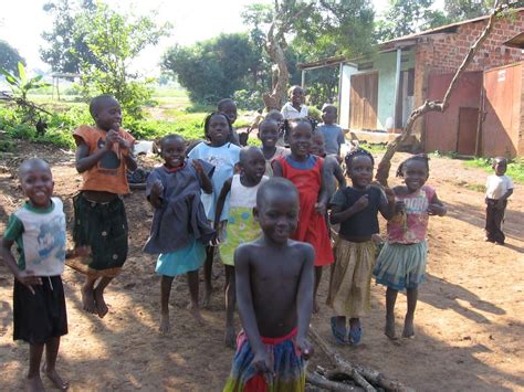 Would you like to know how to translate dacing to english? The children of Bulumagi dancing in the village | Social ...