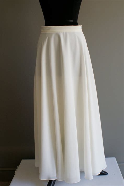 Off White Long Flowy Maxi Skirt M