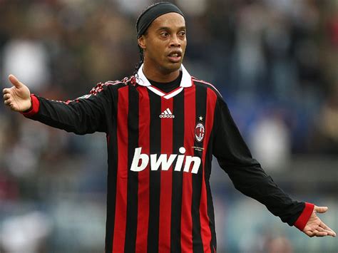 Kit Collection - My Soccer Jersey Collection: AC Milan 2009-2010 Home
