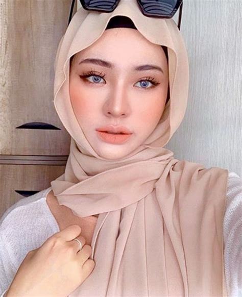 Beautiful Muslim Women Hijab Makeup Bride Makeup Hijabi Girl Girl