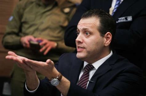 בבנע העולמית מחכים לשר התפוצות החדש התפקיד החדש של נתנאל דיין מאות התפללו בכותל נגד ממשלת בנט שטיינמץ מופיע לראשונה מול מתנחלים אתי אנקרי מבטלת הופעה לנשים בלבד. המאבק על חסינות נתניהו: דיון סוער בוועדה המסדרת | חדשות היום