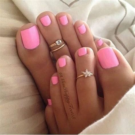 35 Adorable Summer Toe Nail Art Inspirations To Let The Summer Fun Begin Pink Toe Nails