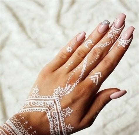 35 Incredible Henna Tattoo Design Inspirations