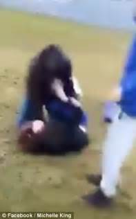 Shocking Moment Teen Is Ambushed By Girl And Beaten Up Daily Mail Online