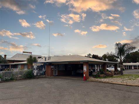 West Wyalong Nsw 2671 Hotel Motel Pub And Leisure Property For Sale