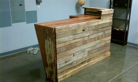 Pin de Mark Bennett en Farm Shops | Mostrador de madera, Mostradores