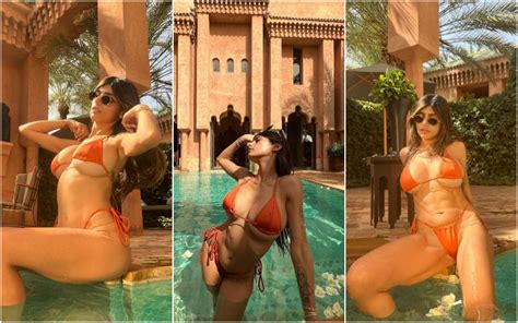 Elbise Harika Rtbas Etmek Mia Khalifa Bikini Yetersiz Sunum Tamamen Kuru