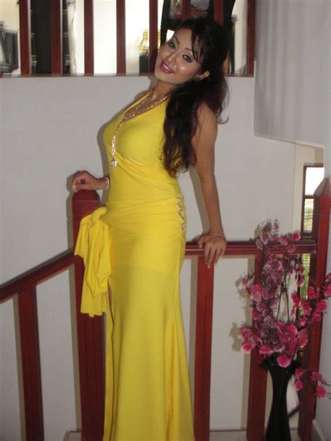 Sexy240 Srilankan Actress Kaushalya Madhavi Hot And Sexy Yellow Dress