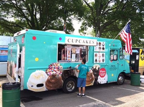 One demographic food trucks haven't left out is individuals who own dogs. The Ultimate N.J. Food Truck Guide: 21 delicious dessert ...
