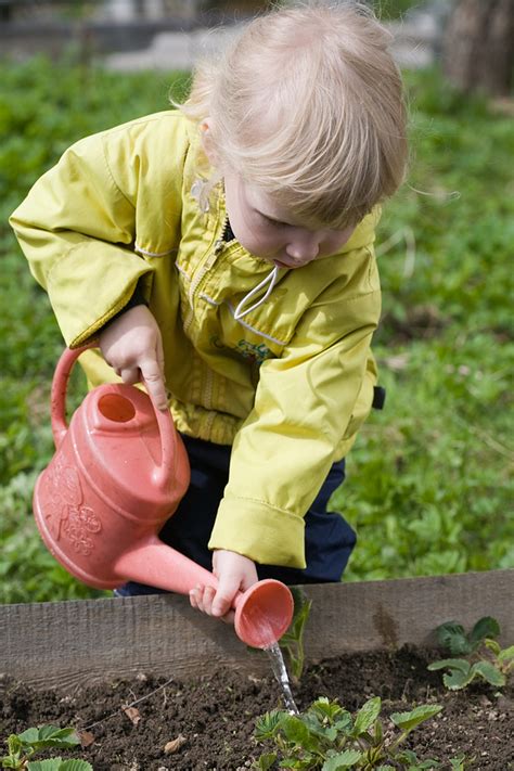 Although not all of our games are educational in nature, we believe that playing interactive games can be both. 19 Kids' Activities & Games to Improve Hand-Eye ...