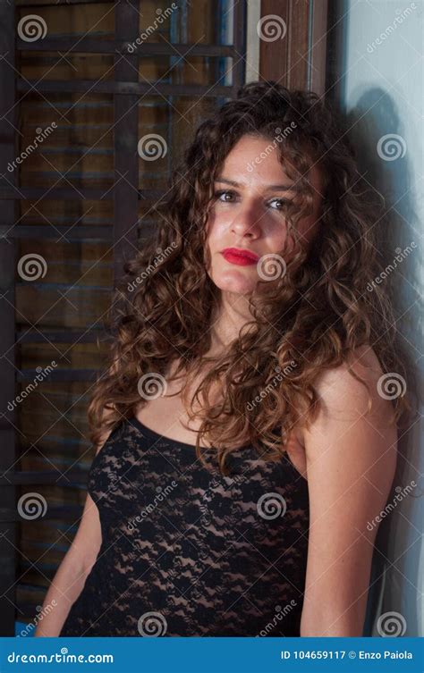 Close Up Portrait Of Brunette Girl With Curly Hair Stock Image Image Of Beauty Brunette