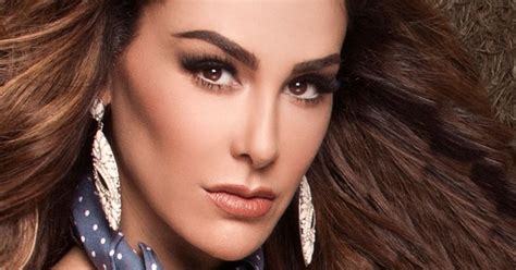 Ninel herrera conde is a mexican singer, actress and television host known for her performances in rebelde, fuego en la sangre, mar de amor and porque el amor manda. Ninel Conde dedica a ex 'Tú no Vales la Pena'