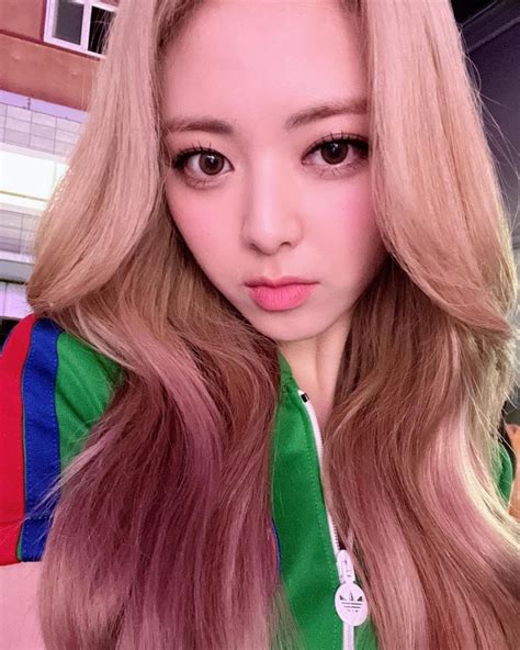5 fourth gen female idols who look like barbie with their blonde hair [updated 2023] kpopstarz