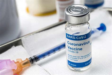 Our vaccination strategy has two immediate goals Traitement et vaccin contre le Covid-19 : aucun espoir