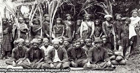 Catatan lain menyebutkan bawha panembahan giri tersebut menyebarkan islam mulai pada tahun 1550, dan periode tersebut sukadana, pusat kerajaan telah kedatangan agama islam. Sejarah Asal Usul dan Kebudayaan Suku Aceh