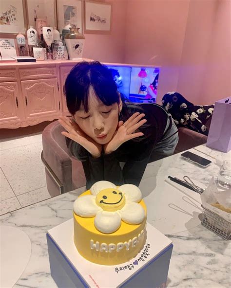Taeyeon Shares Photos From Her Birthday Celebration Wonderful Generation