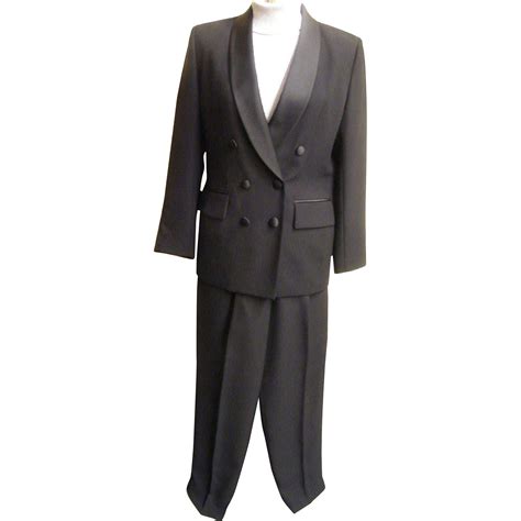 Women's...Tuxedo Pants Suit Suit By Le Suit..Black Crepe..Satin Shawl ...
