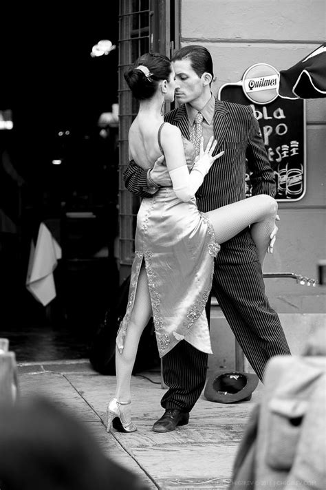 Argentine Tango Street Dancers Buenos Aires 2011 Bailarines De Tango Bailar Salsa Tango