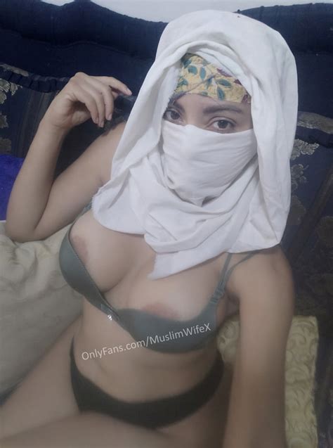 Real Arab Muslim Wife In Hijab Me Showing My Nude Body 66 Pics