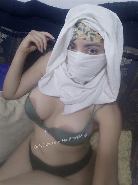 Real Arab Muslim Wife In Hijab Me Showing My Nude Body Pics XHamster