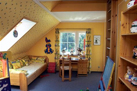 Insbesondere luftiges hellblau wie nr. Mehr Raum: So wird das Kinderzimmer gemütlich | GMX.AT