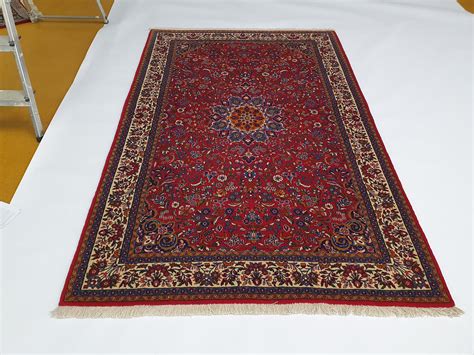 Unsere mitarbeiter beraten sie gerne und helfen ihnen ihren zuhause moment zu perfektionieren. Sarough Iran - Teppich Onlineshop