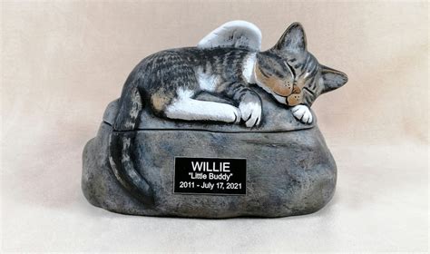 Ceramic Engraved Painted Cat Cremation Urn With Plastic Name Plate Hand