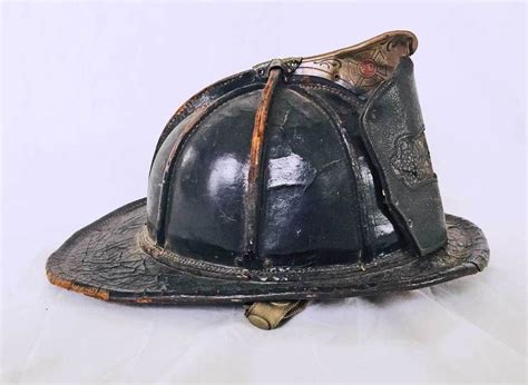 Antique Fireman Fire Helmet Cairns Leather Detached Shield 7 14