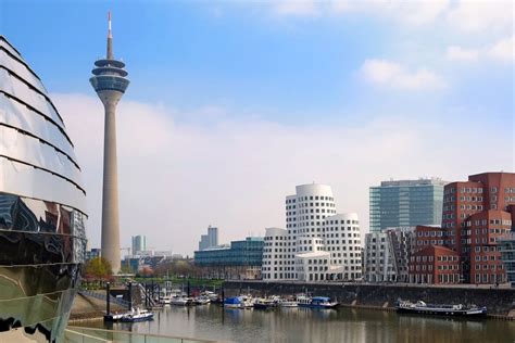 Bundesrepublik deutschland), είναι η δεύτερη μεγαλύτερη σε πληθυσμό χώρα της ευρώπης, και πρώτη στην ευρωπαϊκή ένωση. Δρομολόγιο προς Γερμανία - Υπεραστικό ΚΤΕΛ Ξάνθης