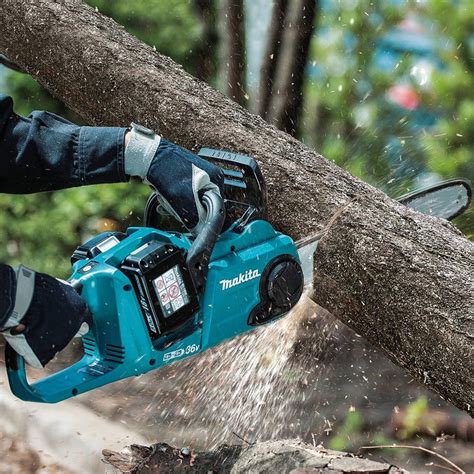 Otherwise, this is a nice chainsaw, which i plan to keep a few days longer to evaluate further. Makita U.S.A. | Press Releases: 2017 MAKITA CORDLESS CHAIN SAW ENGINEERED FOR GAS SAW PERFORMANCE