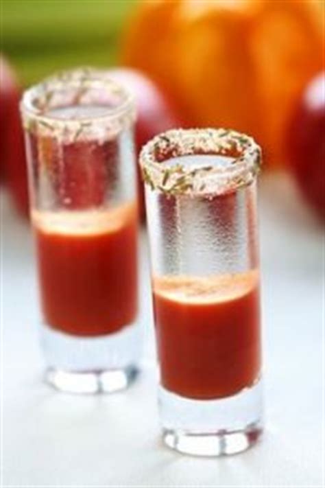 Southern comfort, sloe gin, amaretto, and triple sec. Top 10 Southern Comfort Drinks With Recipes | Only Foods