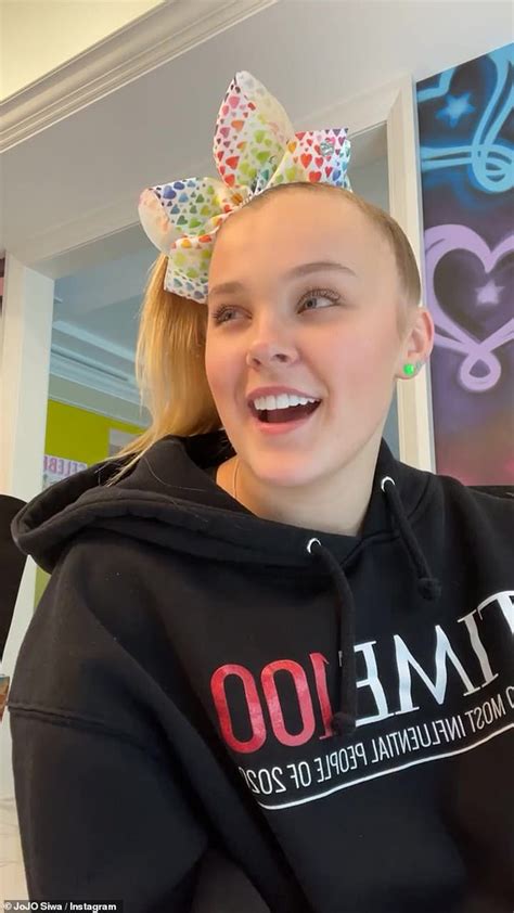 Jojo Siwa 17 Confirms She Came Out As Lgbtq After Wearing Best Gay
