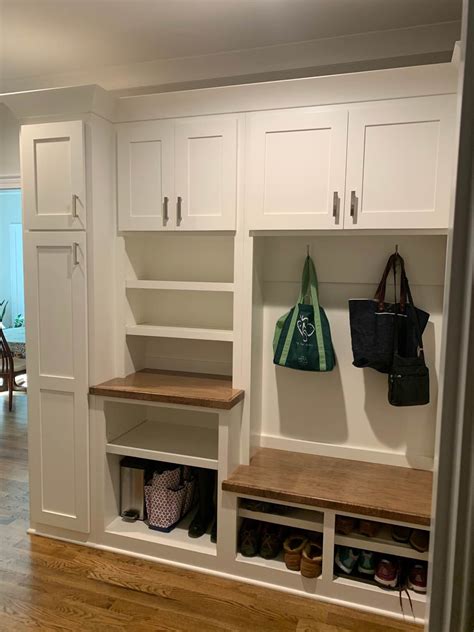 Custom Mudrooms And Mud Benches — Woodmaster Custom Cabinets