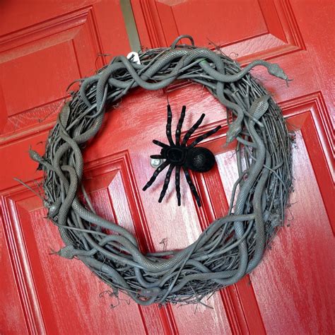 Snake Wreathenough Said Holiday Crafts Diy Wreaths Halloween