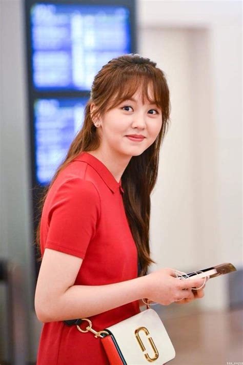 Kim So Hyun 180629 Gimpo Airport To Japan 소녀 여배우 드레스