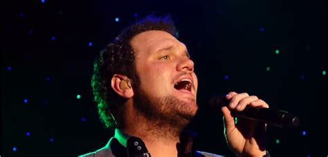 Wow David Phelps Sings Oh Holy Night And You Cannot Help But Be
