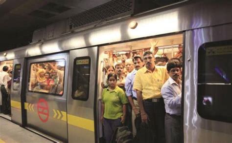 Technical Snag In Delhi Metros Blue Line Dwarka Noidavaishali Route