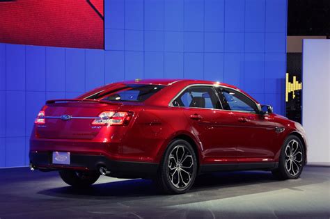 Ford taurus blue is a good example of american style, perfect look and high quality car produced by ford taurus blue is one of the most successful vehicles marketed by the company. Ford Cars: 2013 Ford Taurus SHO