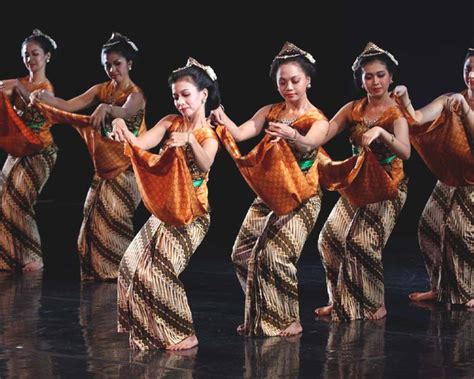 11 Tarian Jawa Barat Sejarah Properti Pola Lantai Dan Gerakan