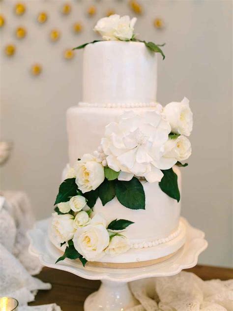 I want to not only protest. 16 Prettiest Sugar Flower Wedding Cakes
