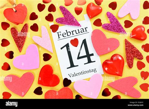 Herzen Und Kalenderblatt 14 Februar Valentinstag Stock Photo Alamy