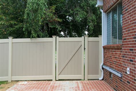 Two Color Vinyl Fences Fall In Love With Two Tone Vinyl Fence Panels